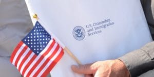 Sở Di Trú Mỹ (USCIS) thông báo cấp stamp I-551 qua đường bưu điện