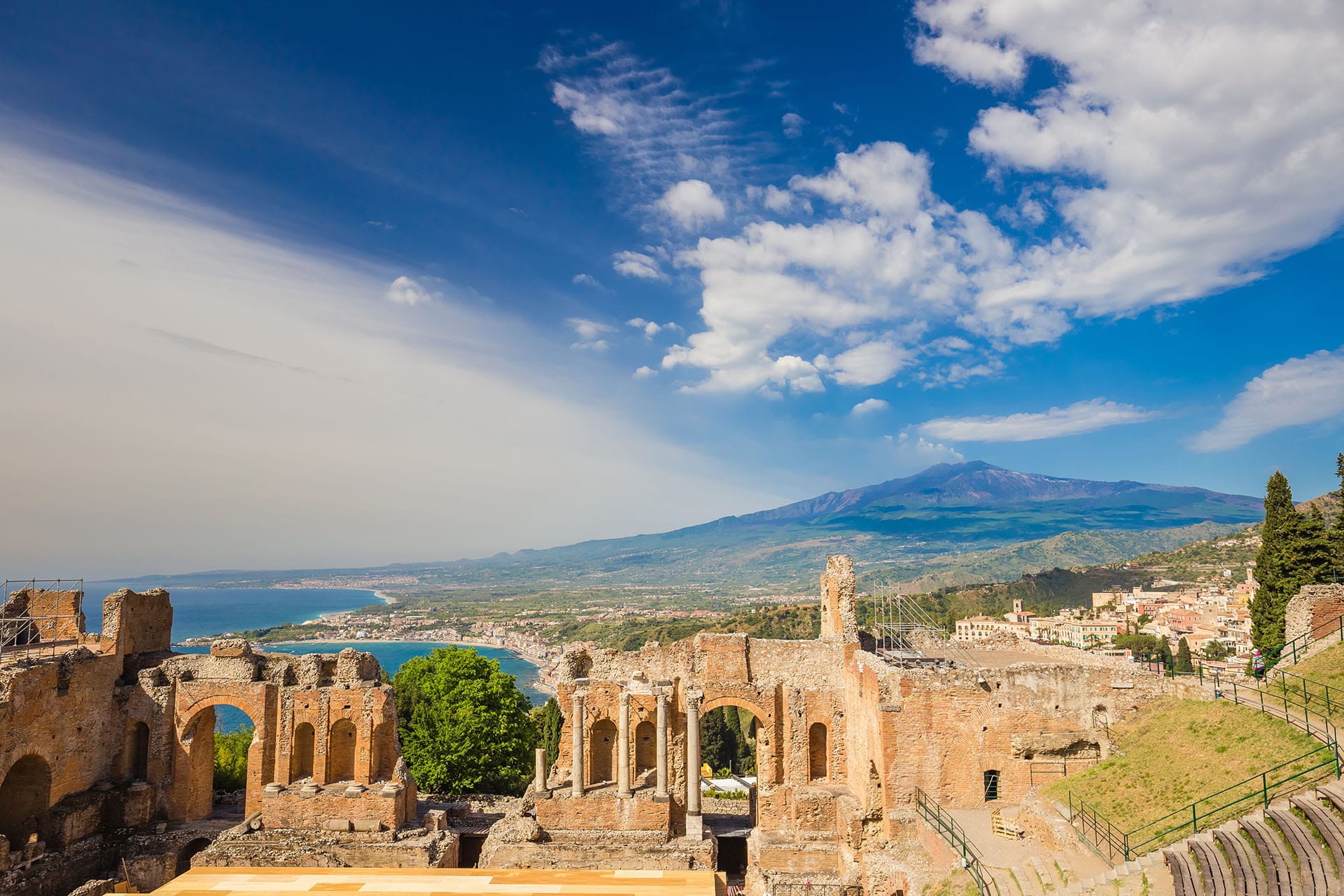 Thống kê chương trình Golden Visa Hy Lạp năm 2022: Lượng đơn đăng ký tham gia tăng gấp 3 lần