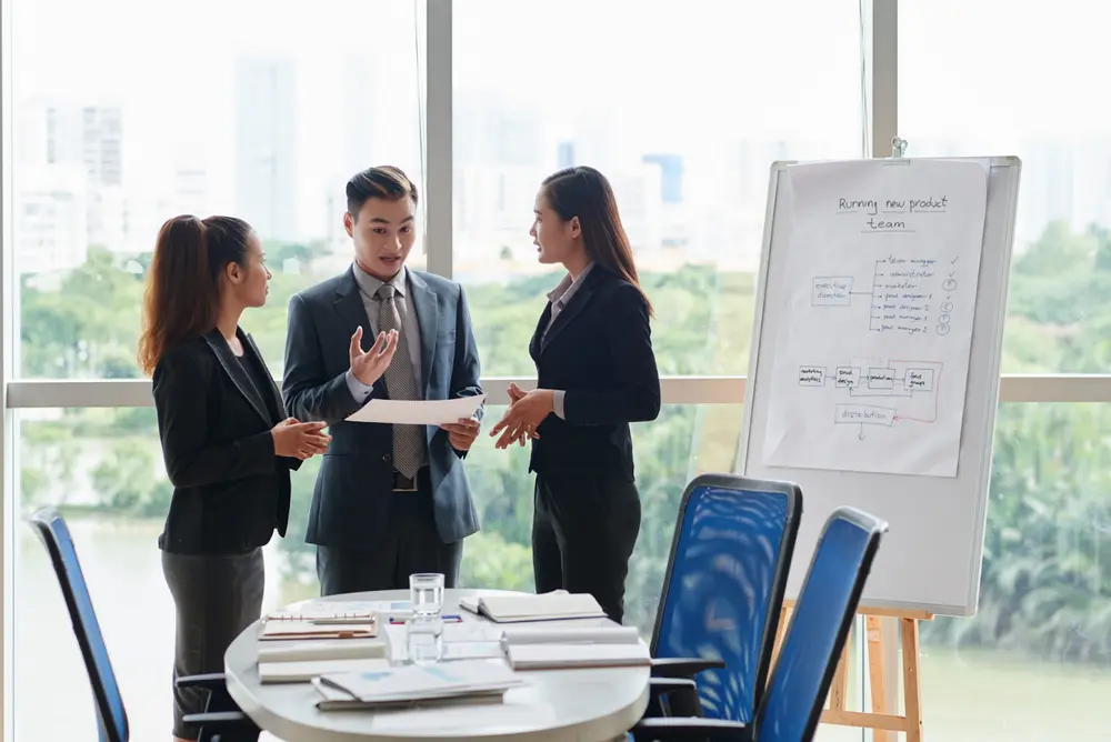 Chọn ngành nghề phù hợp và ít cạnh tranh để tiết kiệm thời gian, chi phí