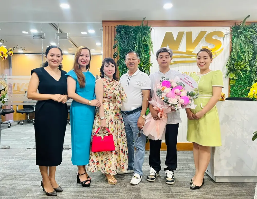 Gia đình cô Phạm Thị Ngọc Mai hoàn thành 3 bộ hồ sơ EB-5 cùng NVS