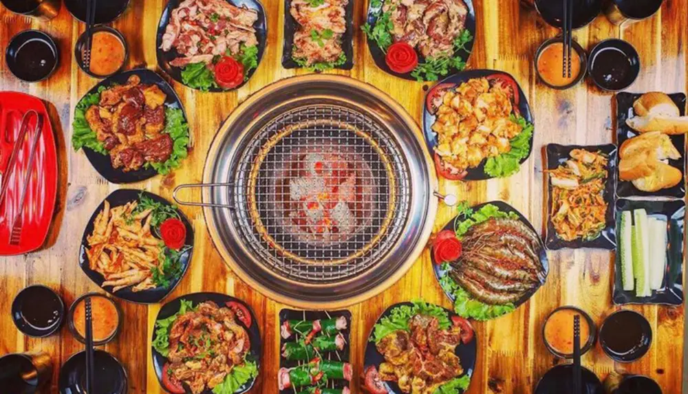 Ngành ẩm thực phát triển mạnh ở các khu vực đông dân cư