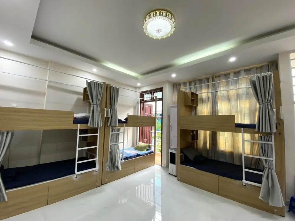 Ở phòng trọ sẽ có chi phí thuê rẻ hơn mà vẫn đầy đủ tiện nghi
