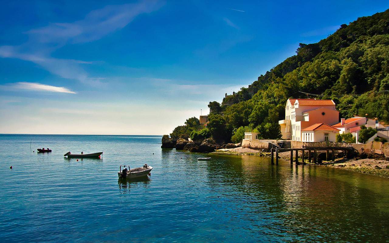 The Best Beaches around Lisbon for a Delightful Swim - Discover Walks