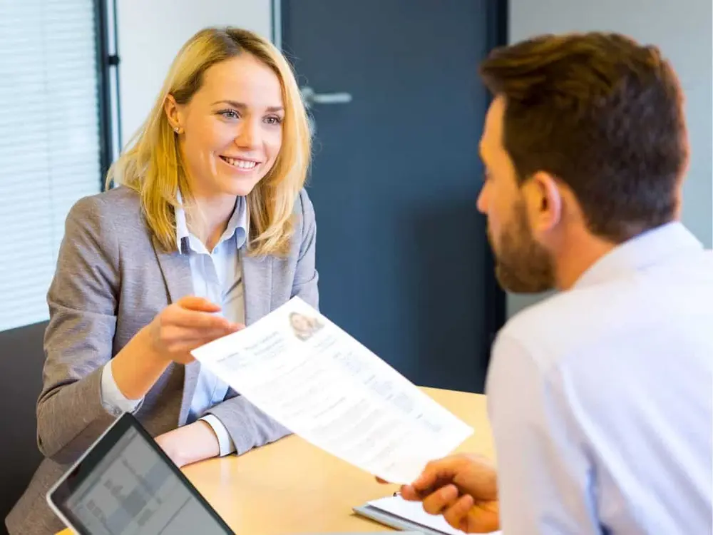 Anh Chị nên tìm hiểu kỹ tính chất các công việc, ngành nghề để lựa chọn phù hợp