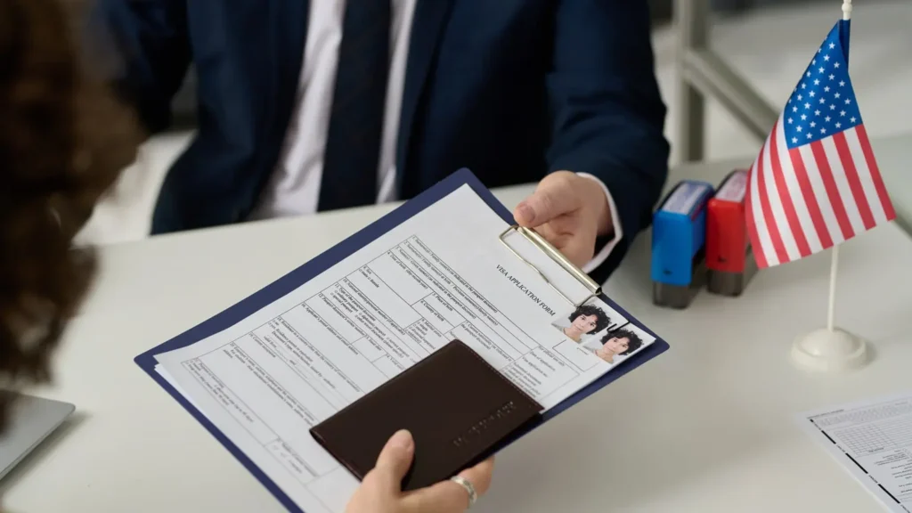 Đề xuất mới về đơn I-829 tăng quyền lợi cho người phụ thuộc