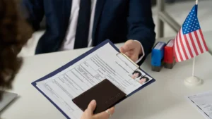 Đề xuất mới về đơn I-829 tăng quyền lợi cho người phụ thuộc