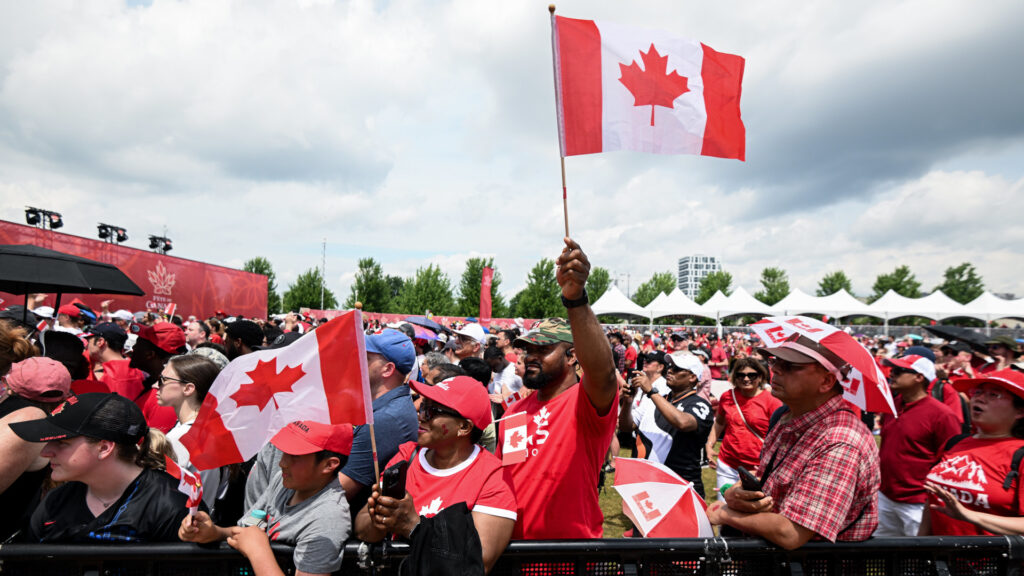 5 người Mỹ nổi tiếng trở thành công dân Canada nhờ luật quốc tịch mới