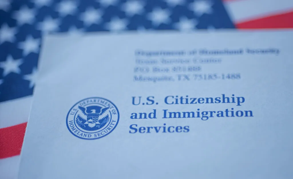 USCIS CHÍNH THỨC ĐIỀU CHỈNH TĂNG LỆ PHÍ DỊCH VỤ XỬ LÝ NHANH TỪ THÁNG 03/2026